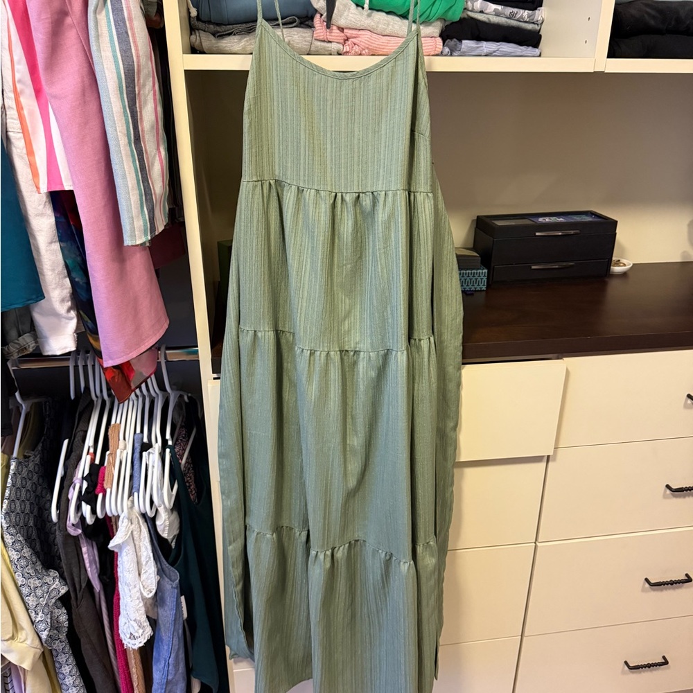 Green maternity dress